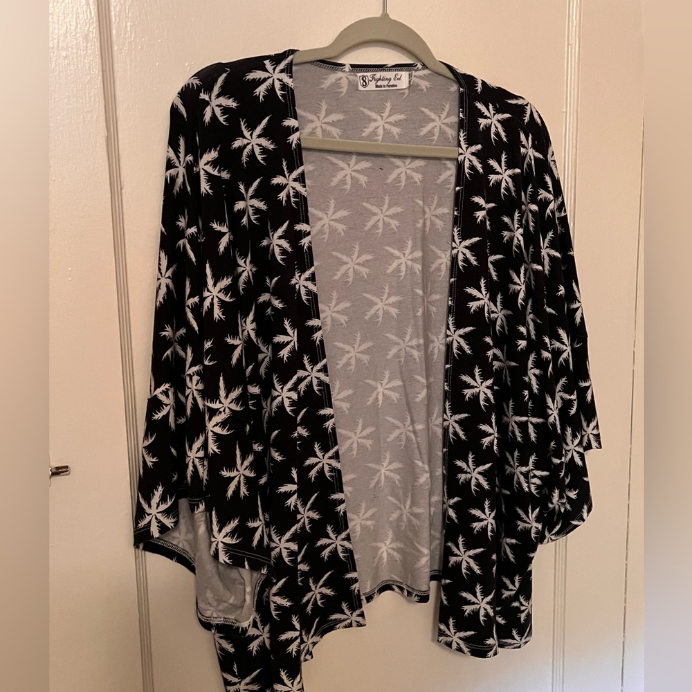 Fighting Eel black and White Palm Tree Kimono coverup